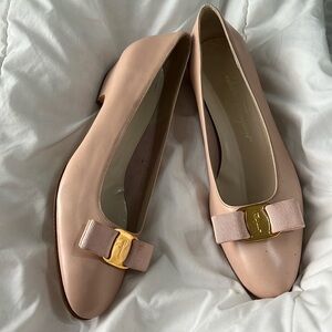 Salvatore Ferragamo boutique vintage pumps baby pink ballerina 9 b